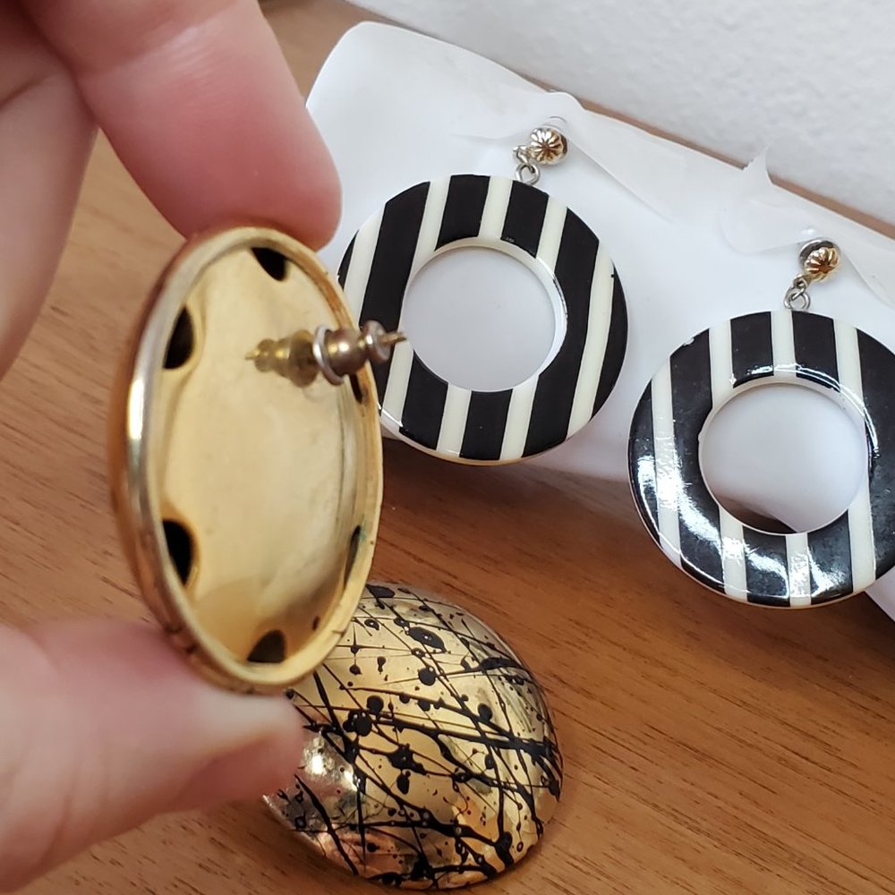 Vintage 1980's Pierced Earrings Set x2 | Plastic Stripes Metal Gold Splatter - Picture 7 of 10
